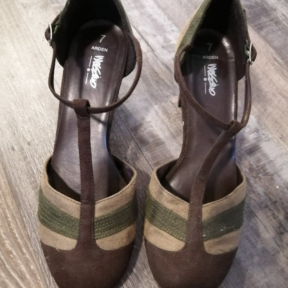 Mossimo T-strap shoes